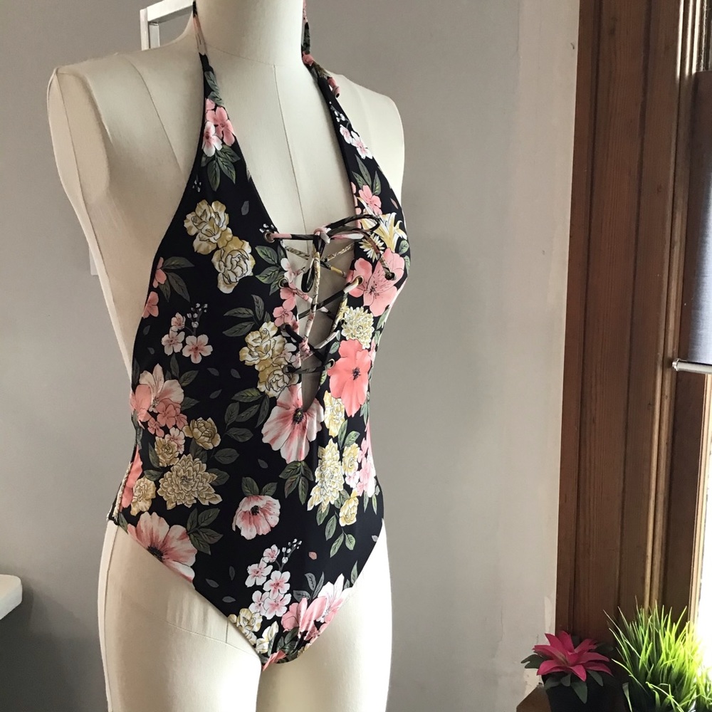 1 piece swimsuit
